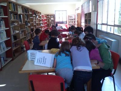 /IMG_20150423_180243-día-del-libro-enla-biblioteca.thumbnail.jpg